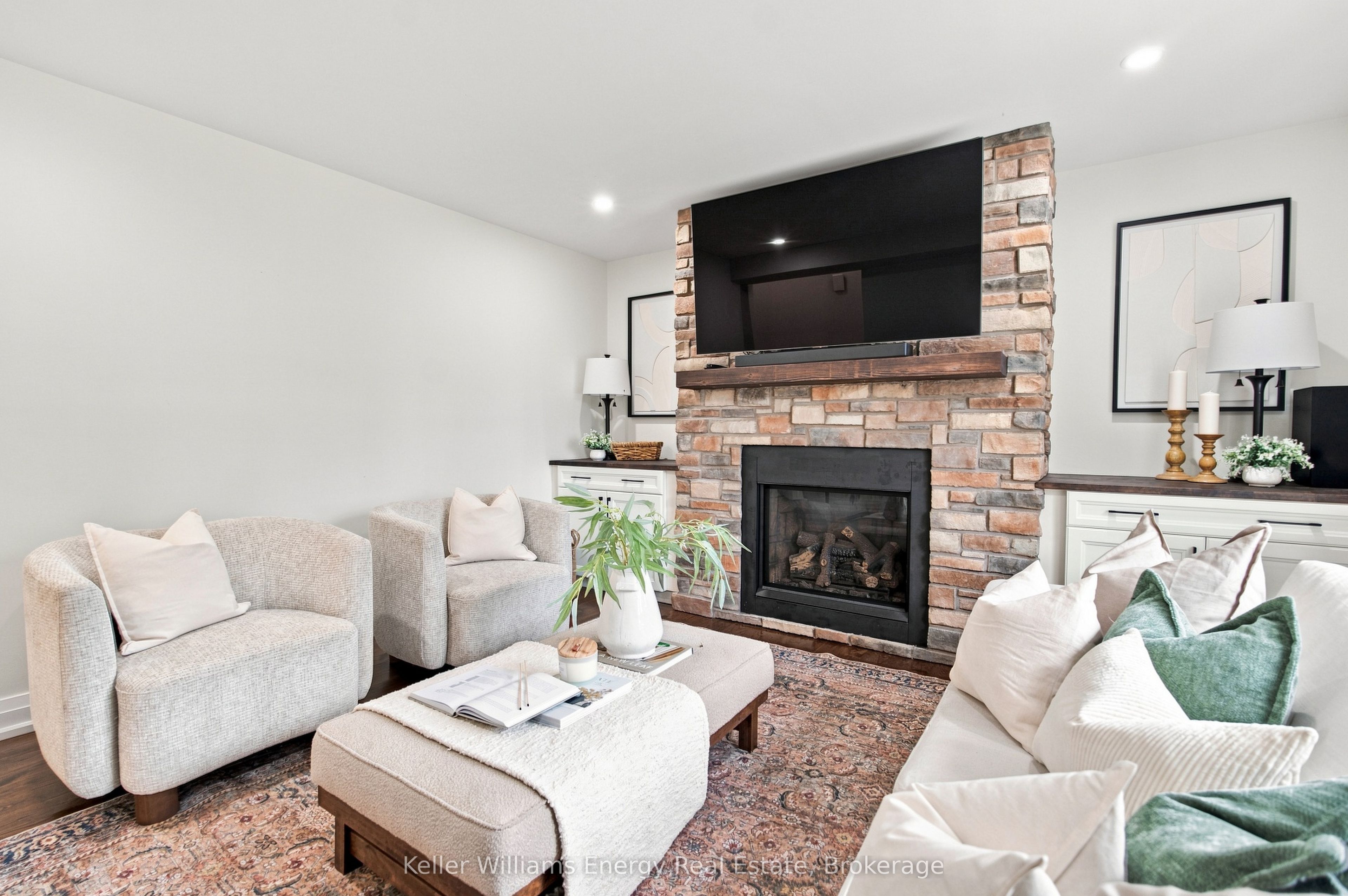 1014 Pinetree Court