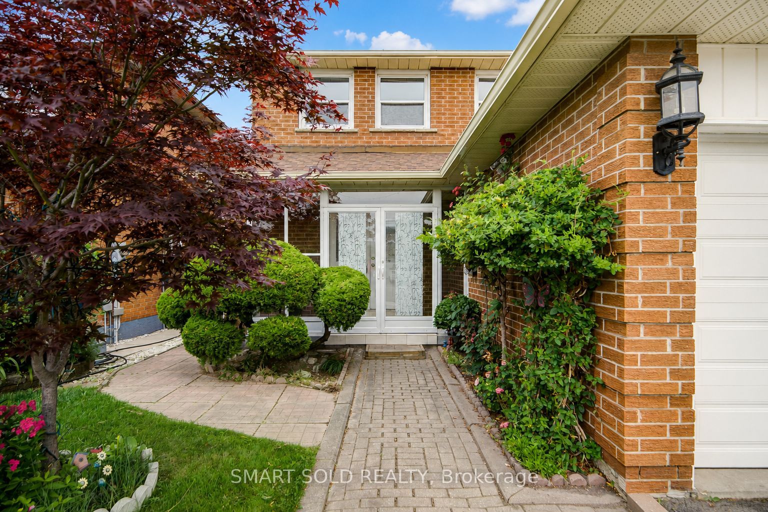 837 Queensbridge Drive