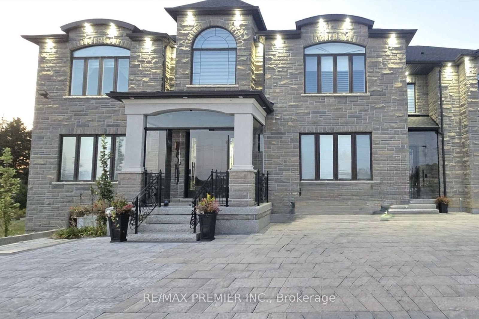 2180 King Vaughan Road