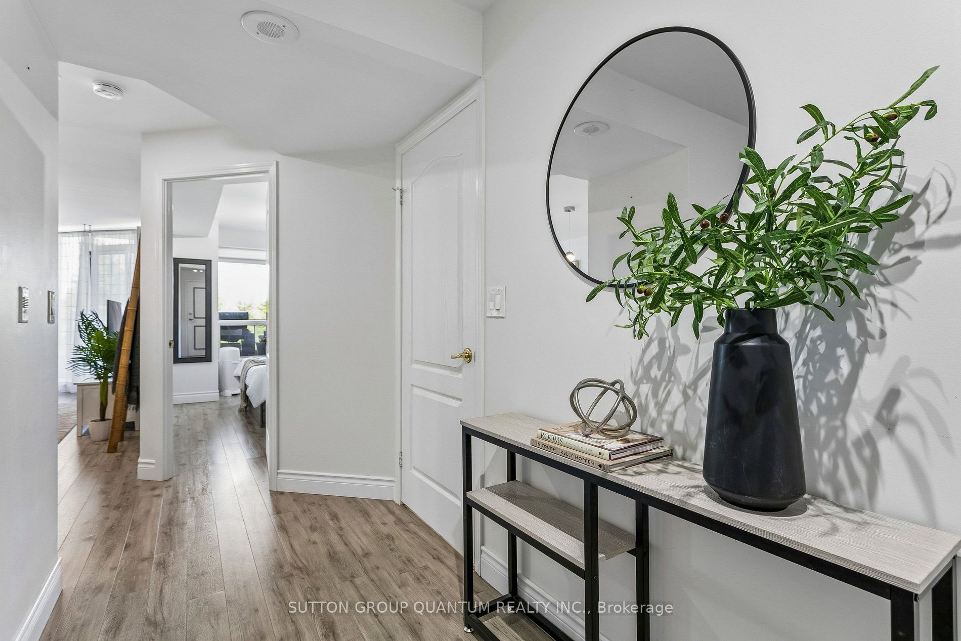 1150 PARKWEST Place 307