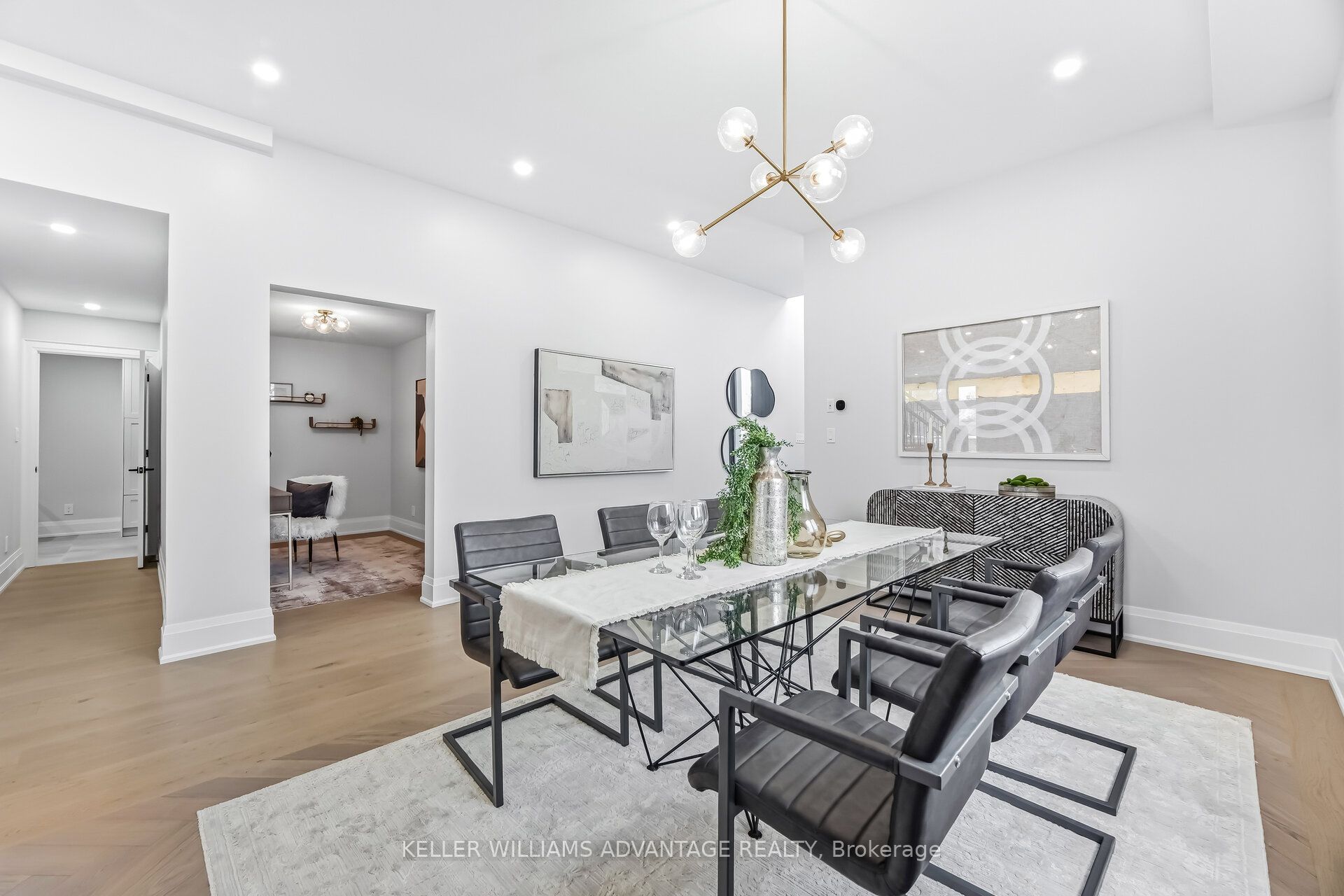 711 Hillview Crescent