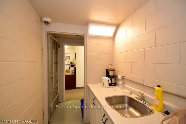 10175 Highway 6 Highway