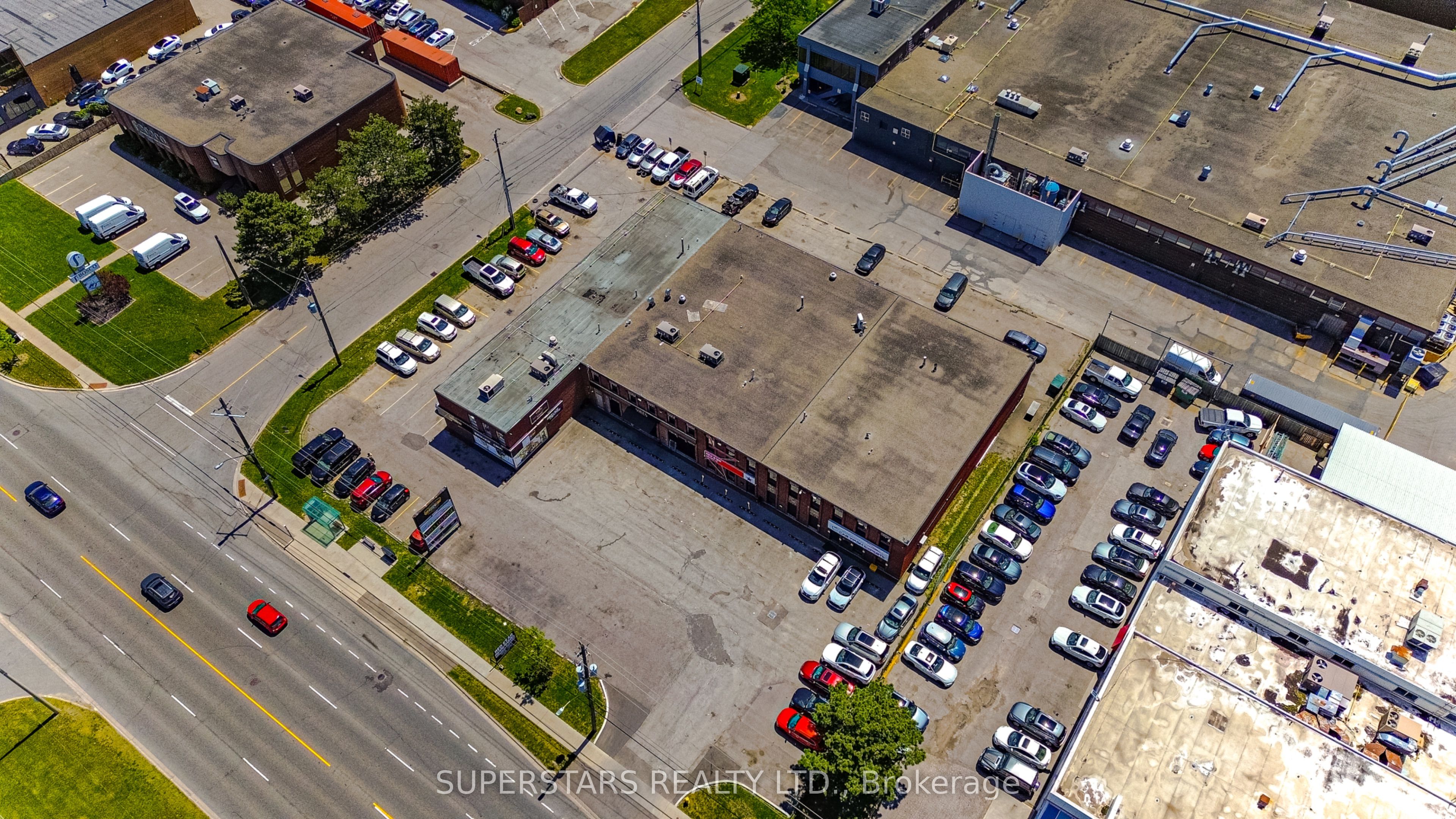 5235 Steeles Avenue W