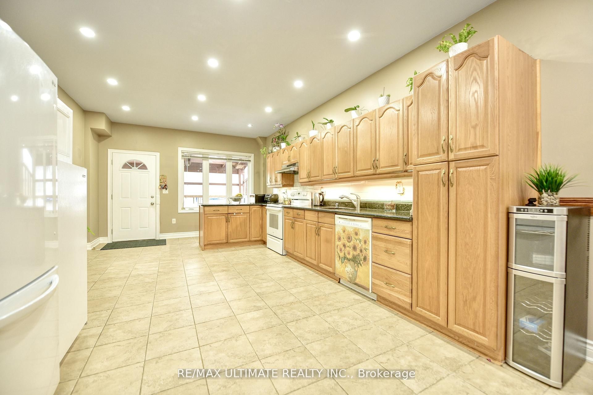 227 Earlscourt Avenue