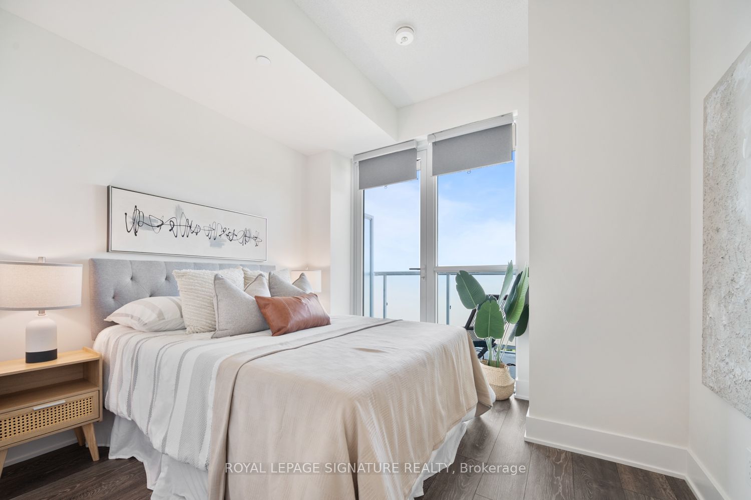 188 Fairview Mall Drive E 1611