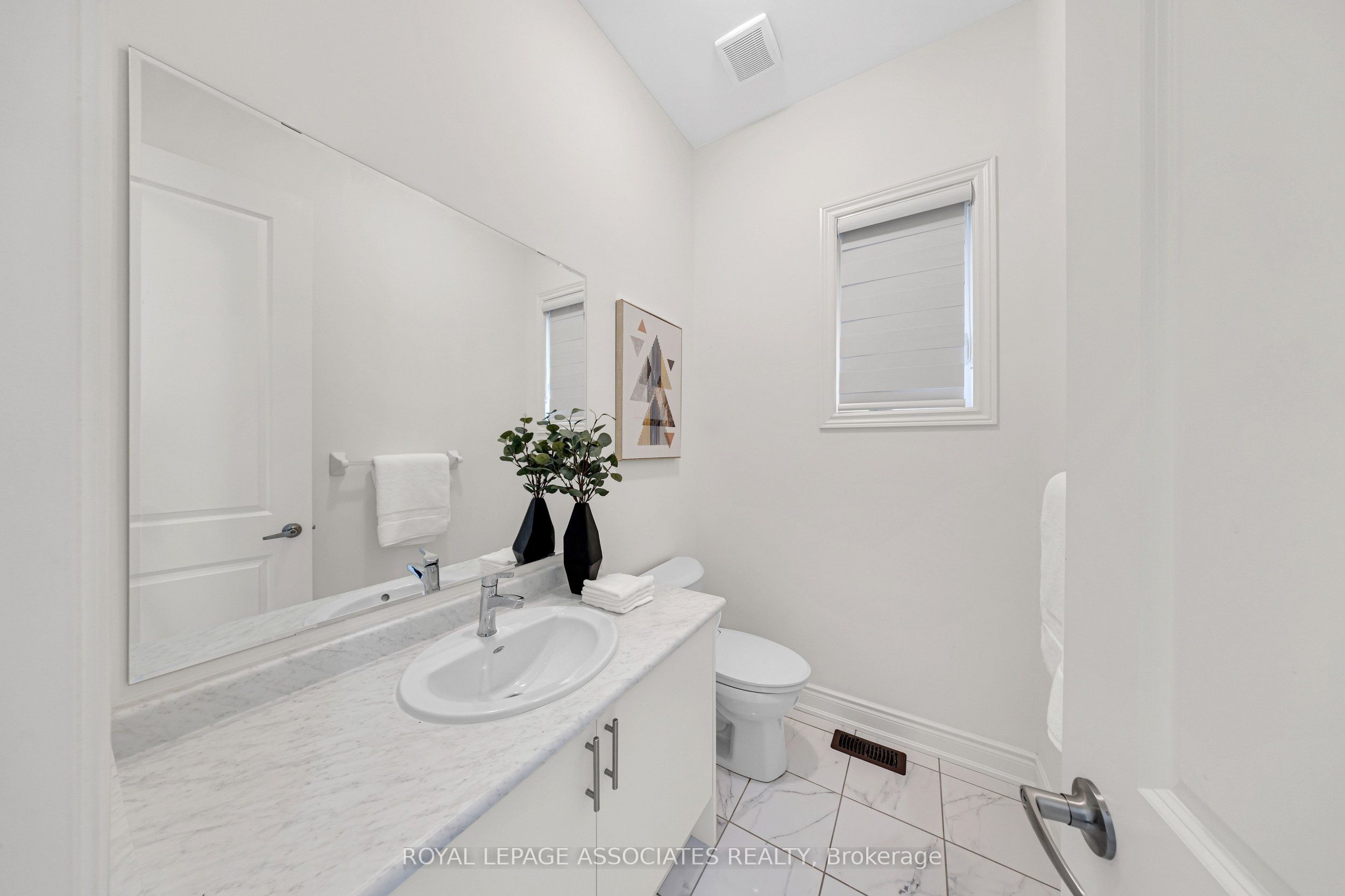 2215 Beckman Crescent