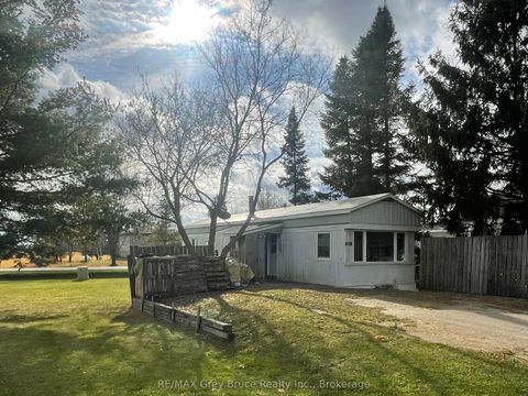 102 Grace Street W Georgian Bluffs ON N0H 2N0