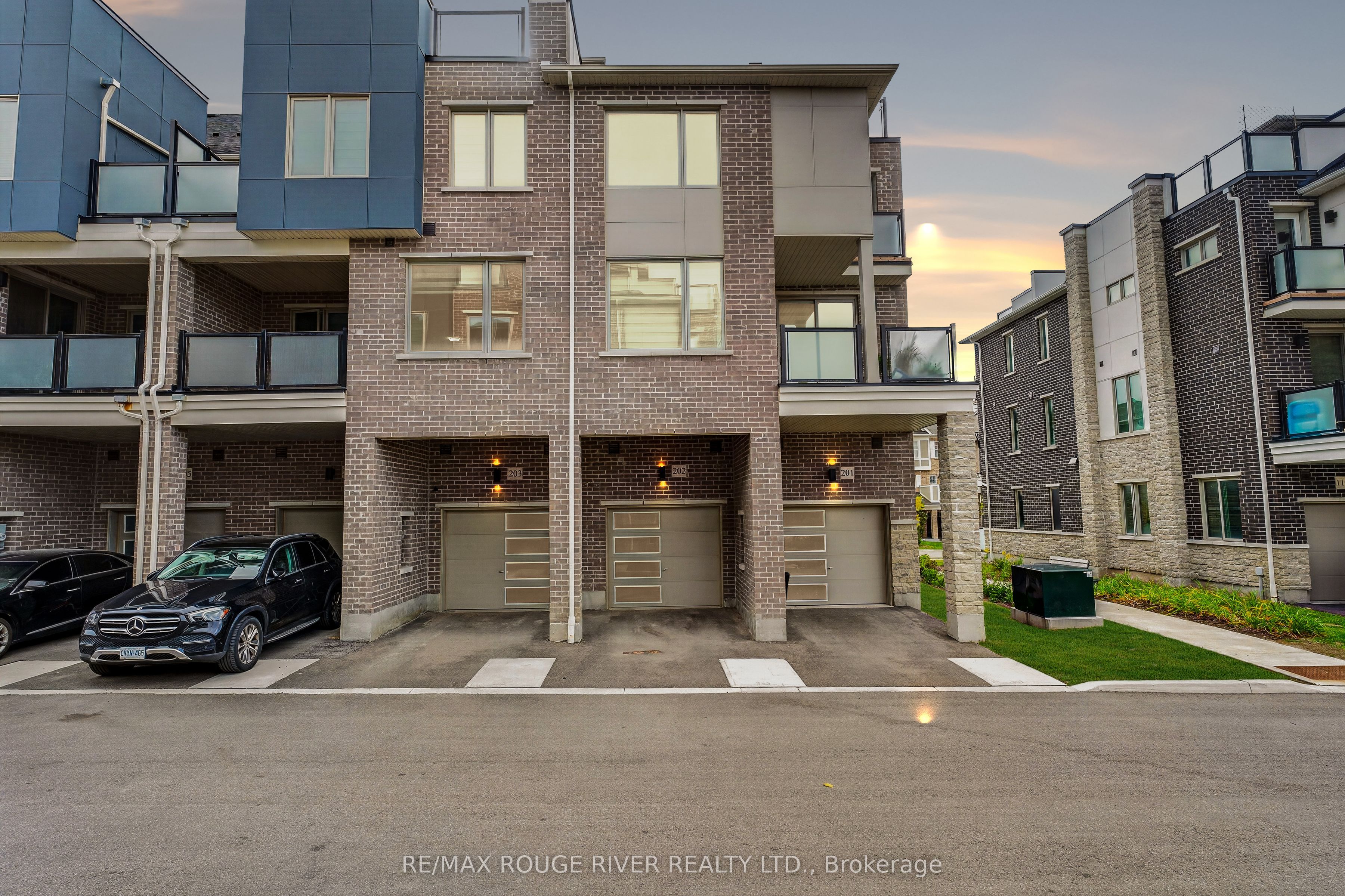 1034 Reflection Place 202