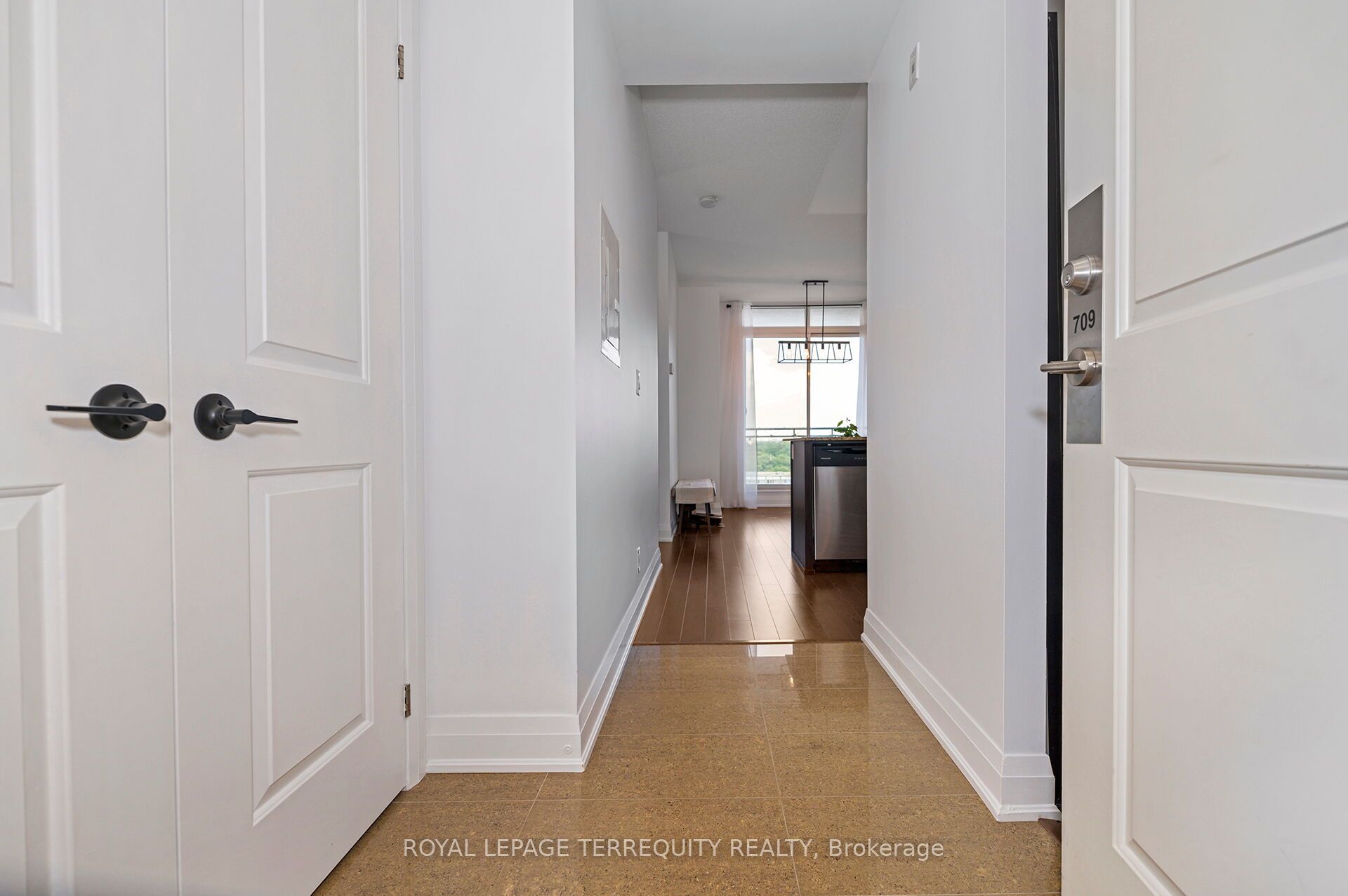 12 Woodstream Boulevard 709