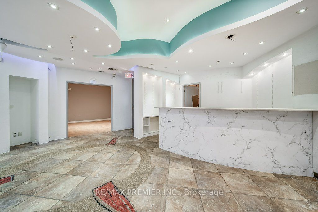 140 Woodbridge Avenue DU200