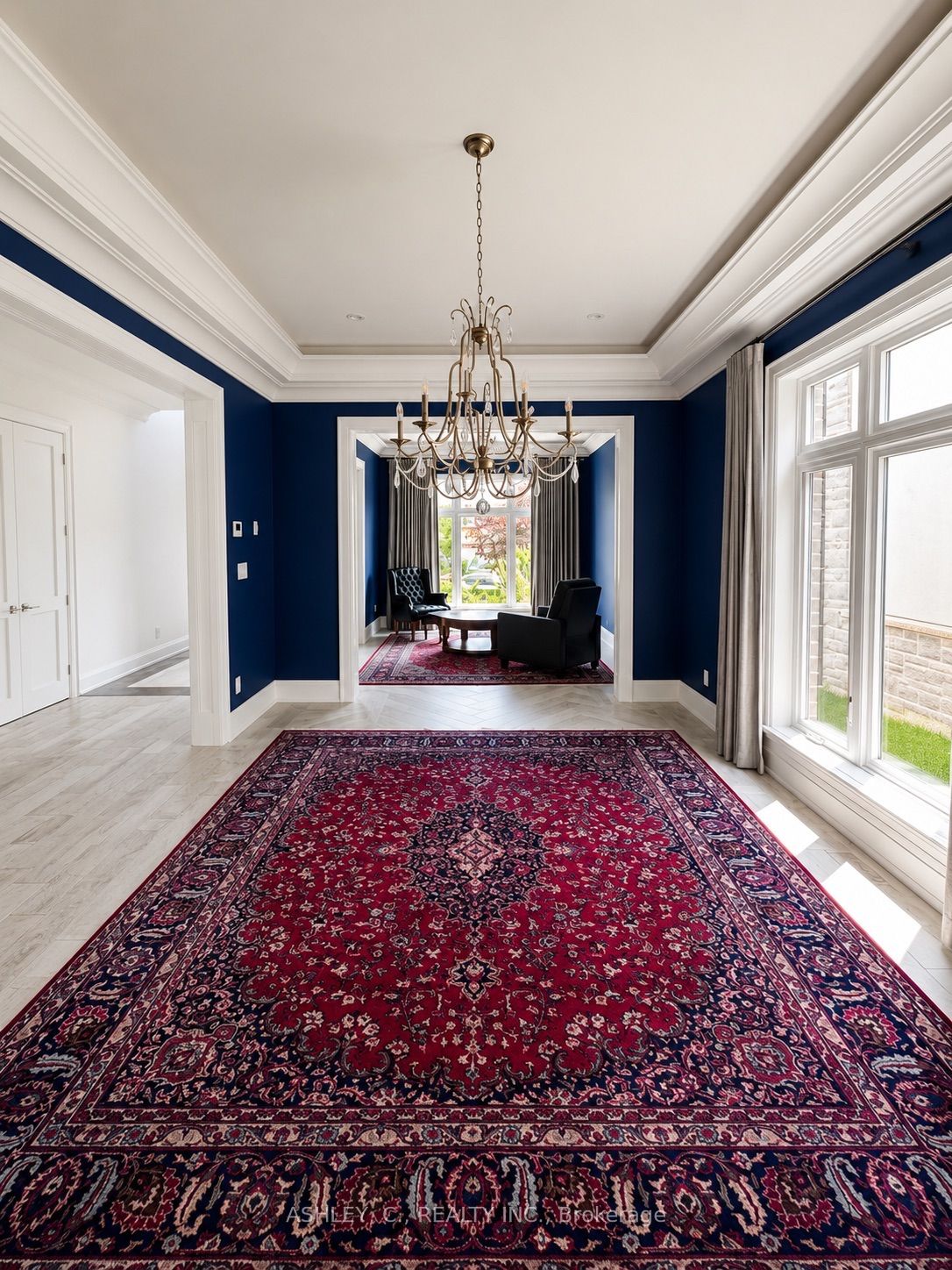 2588 Sharon Crescent