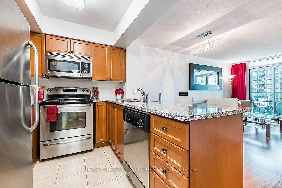 335 Rathburn Road W 1703