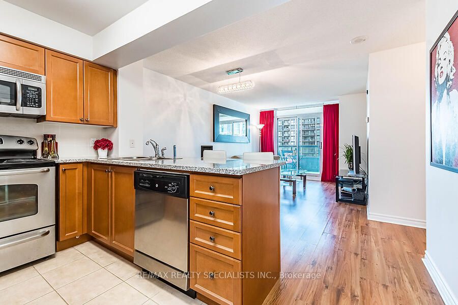 335 Rathburn Road W 1703