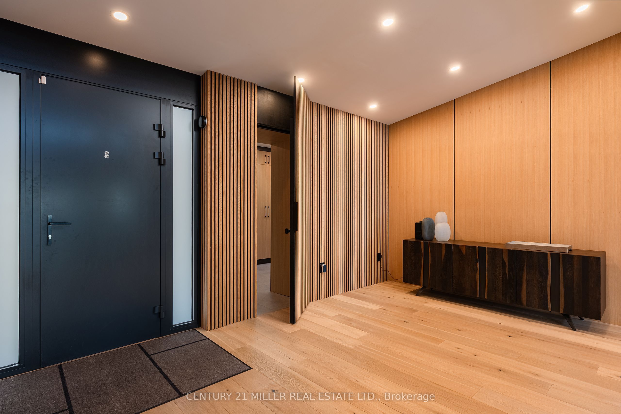 121 Edgecliffe Place