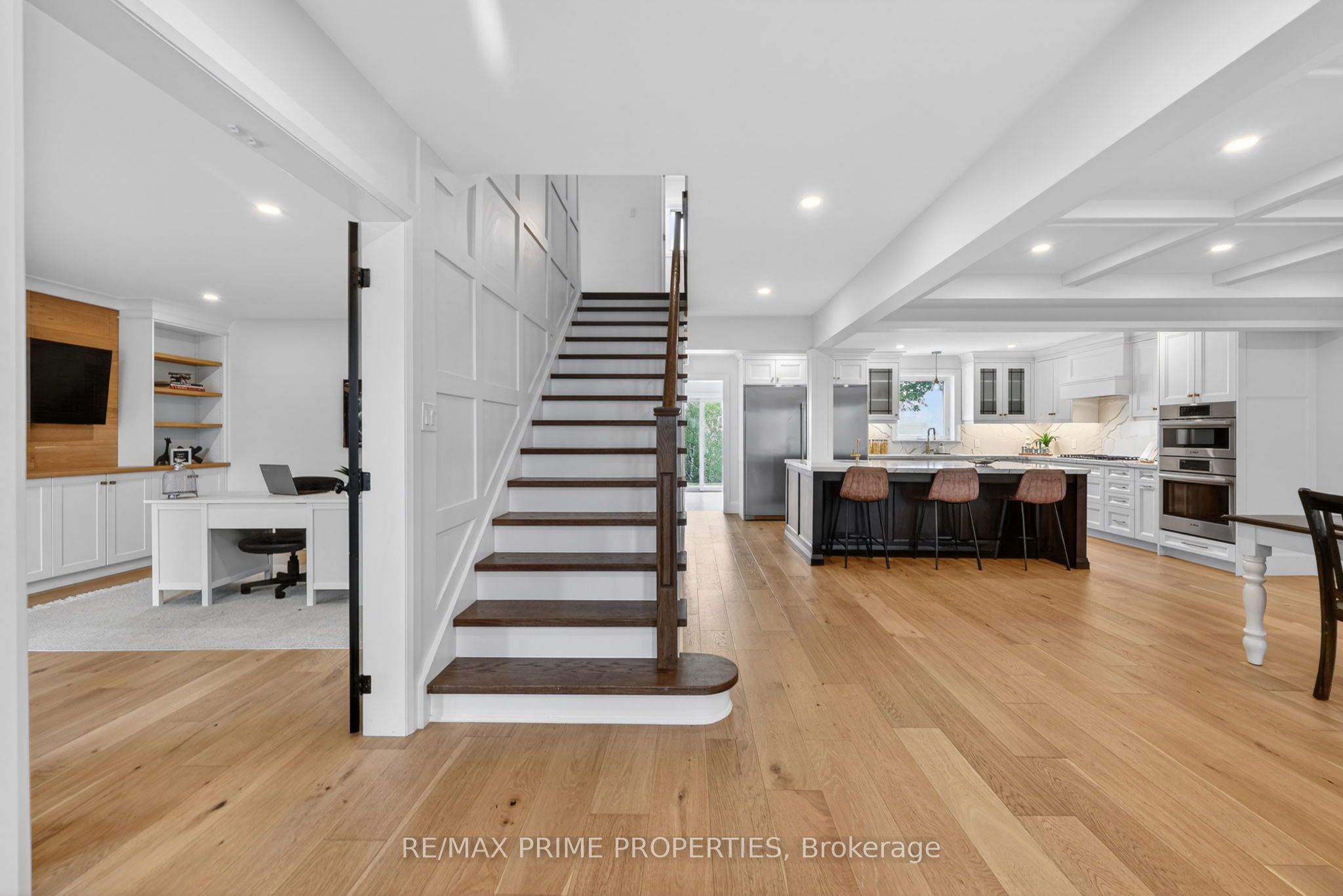 64 Balmoral Heights