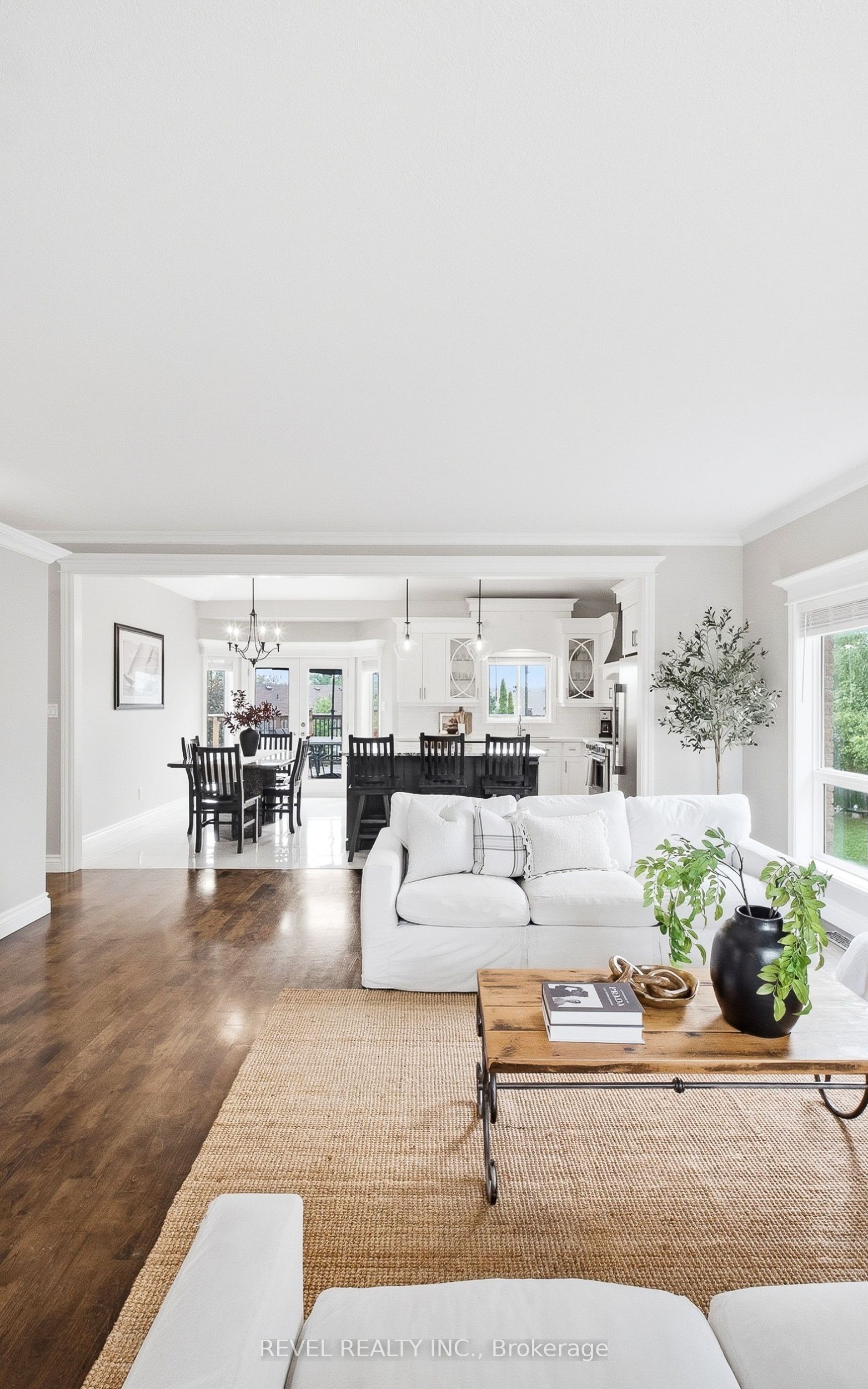 91 Biscayne Crescent