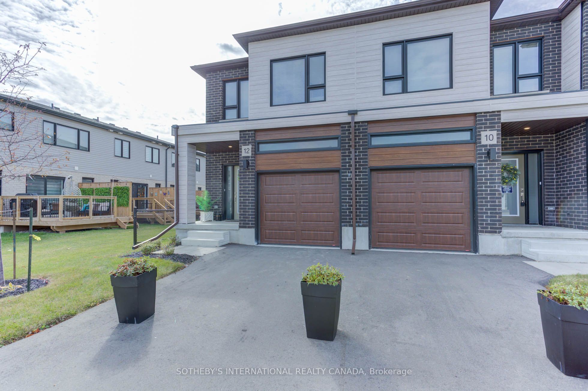 72 Bur Oak Common 79Q