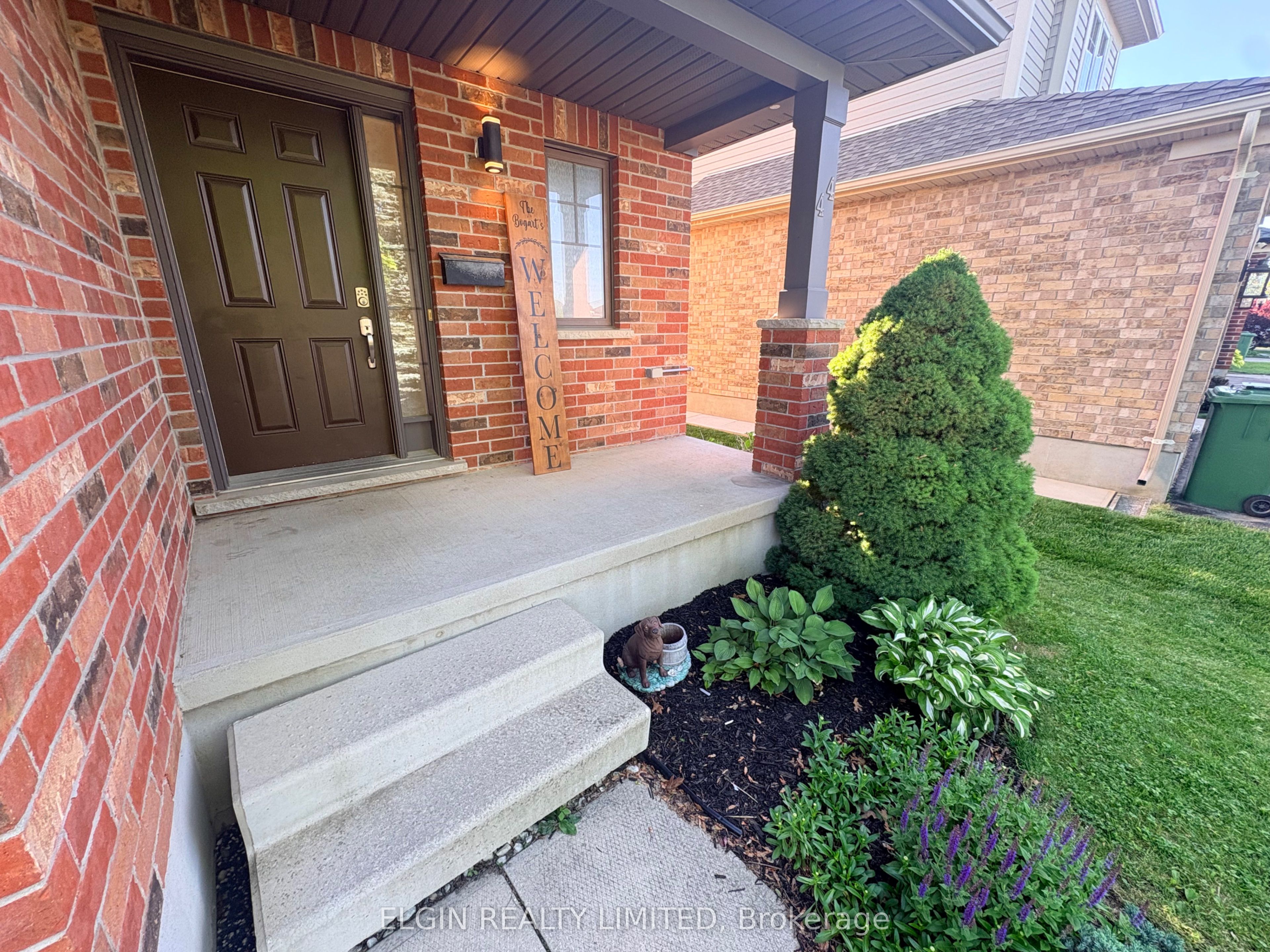 44 Peach Tree Boulevard
