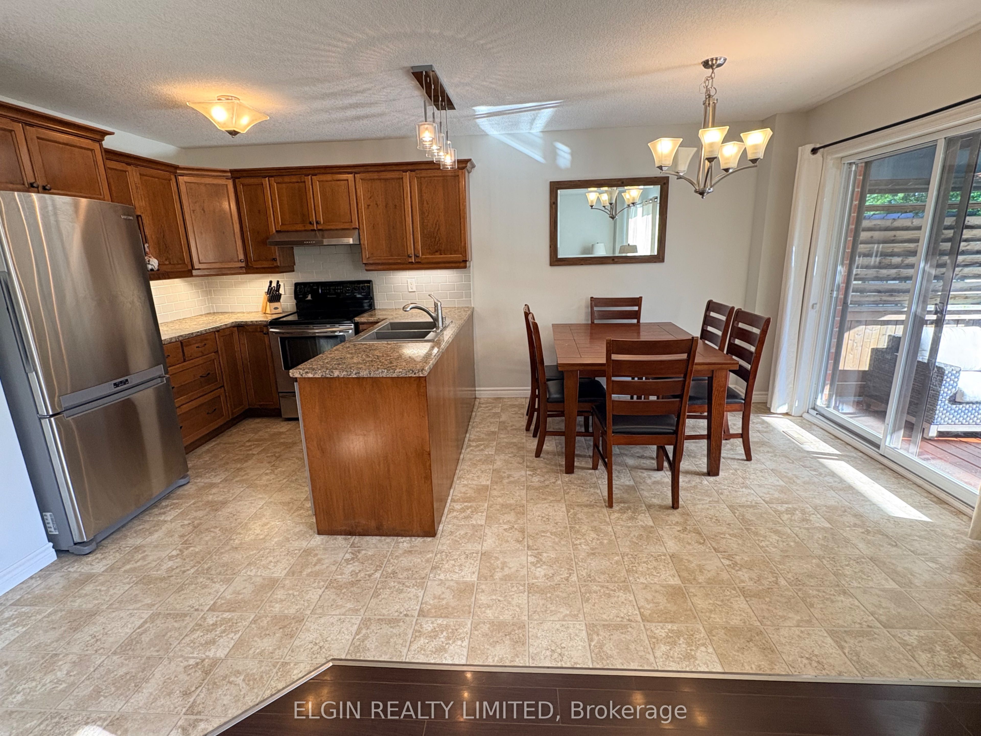 44 Peach Tree Boulevard