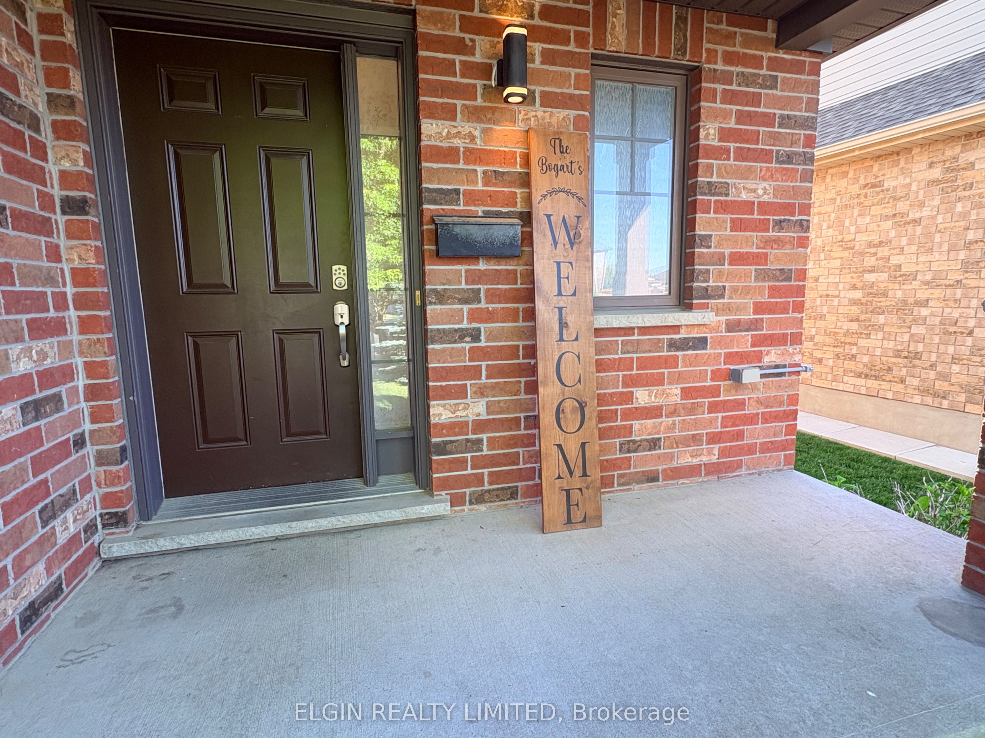 44 Peach Tree Boulevard