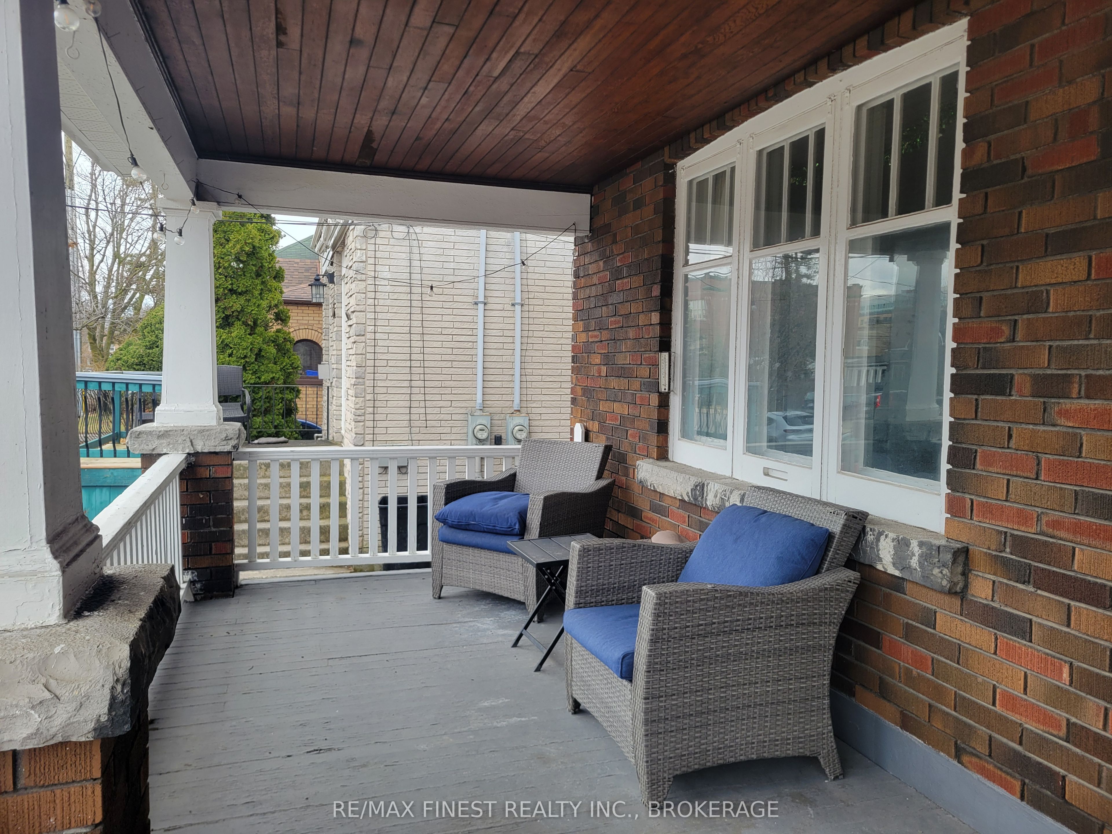 48 Dundas Street
