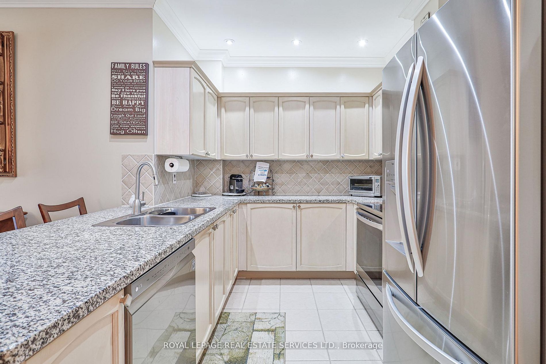 33 Wallace Street 303