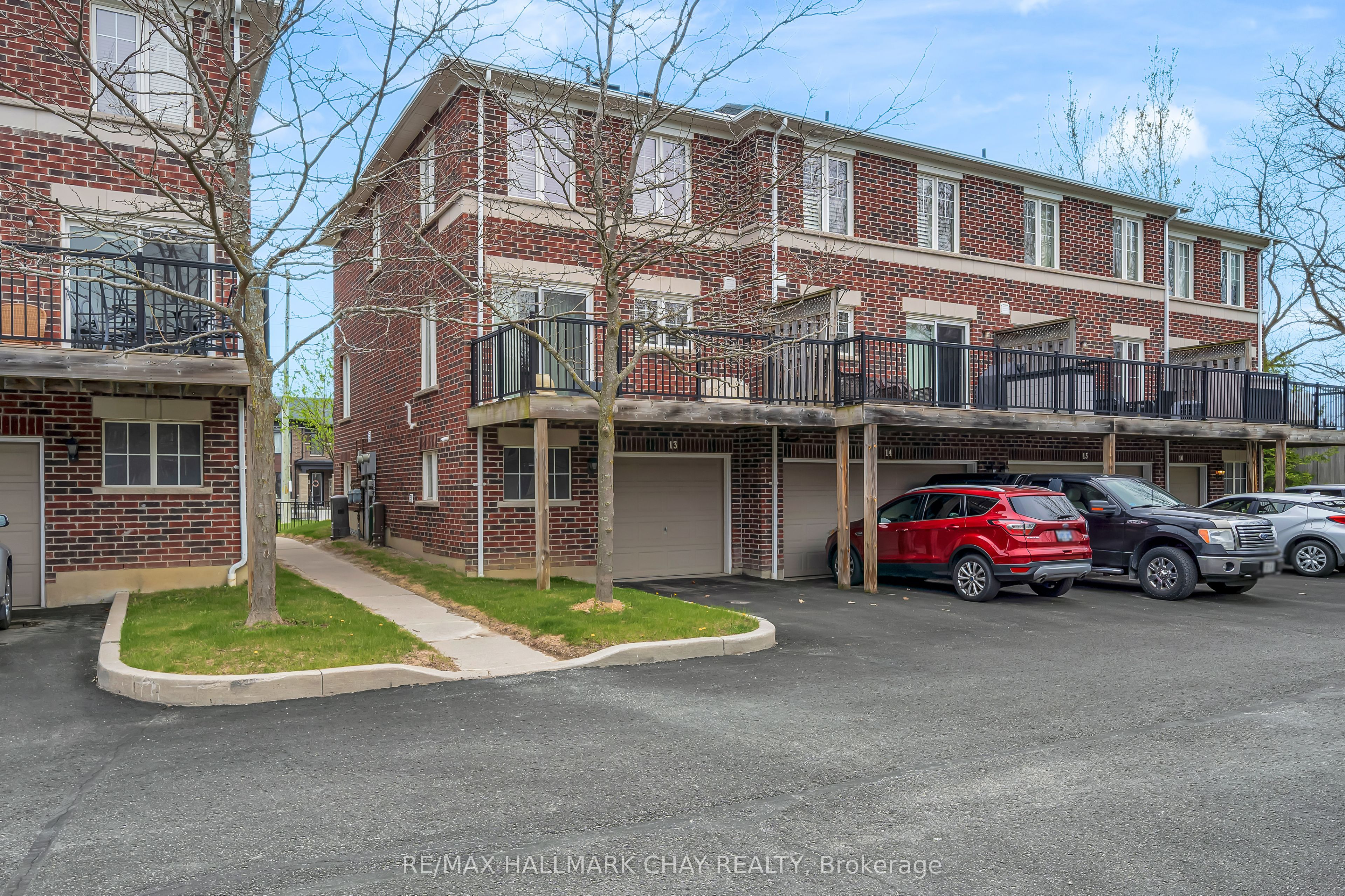 571 Longworth Avenue 13