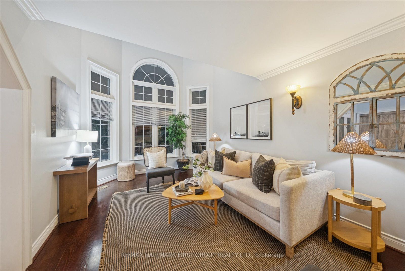 1779 WOODVIEW Avenue