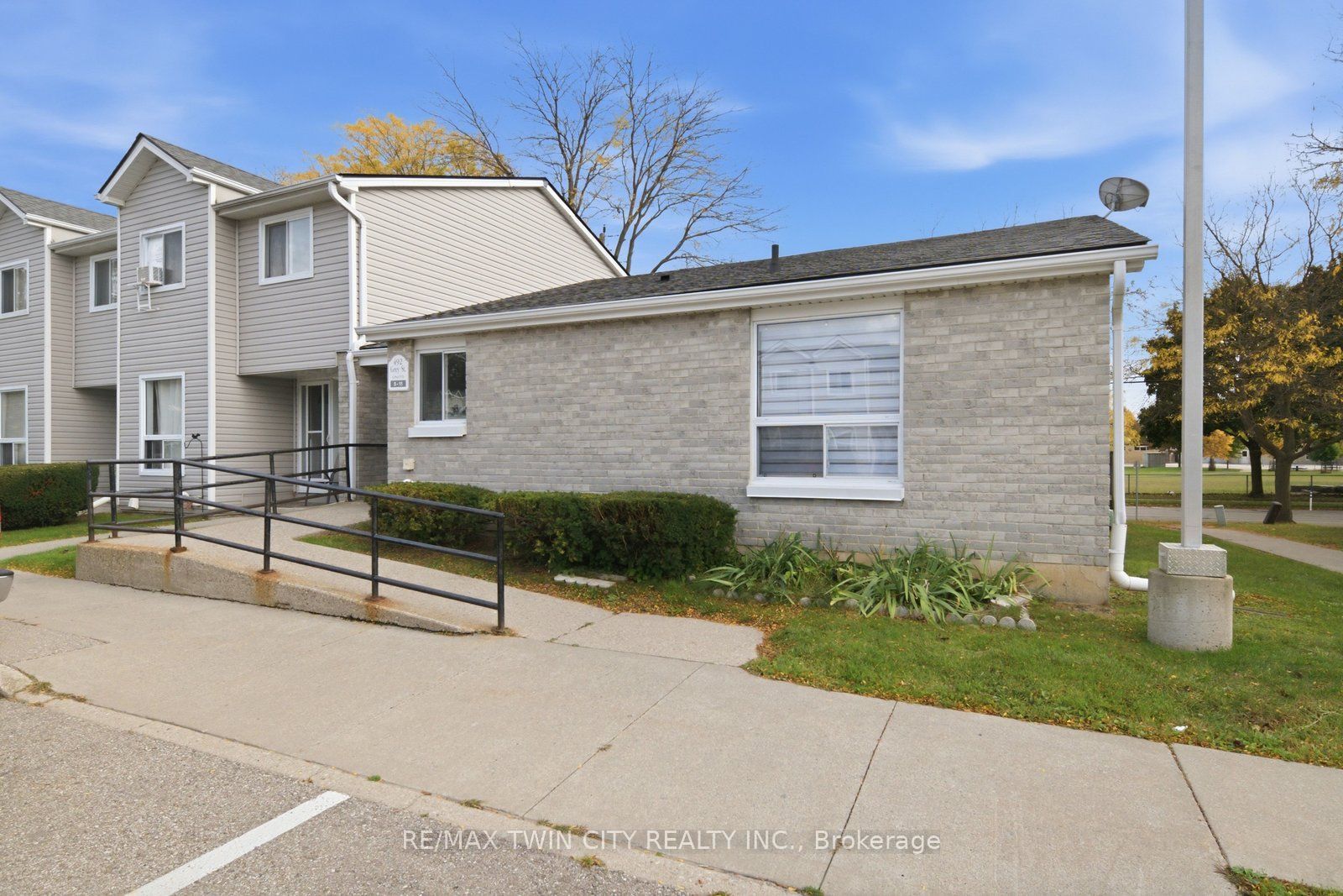492 Grey Street 5