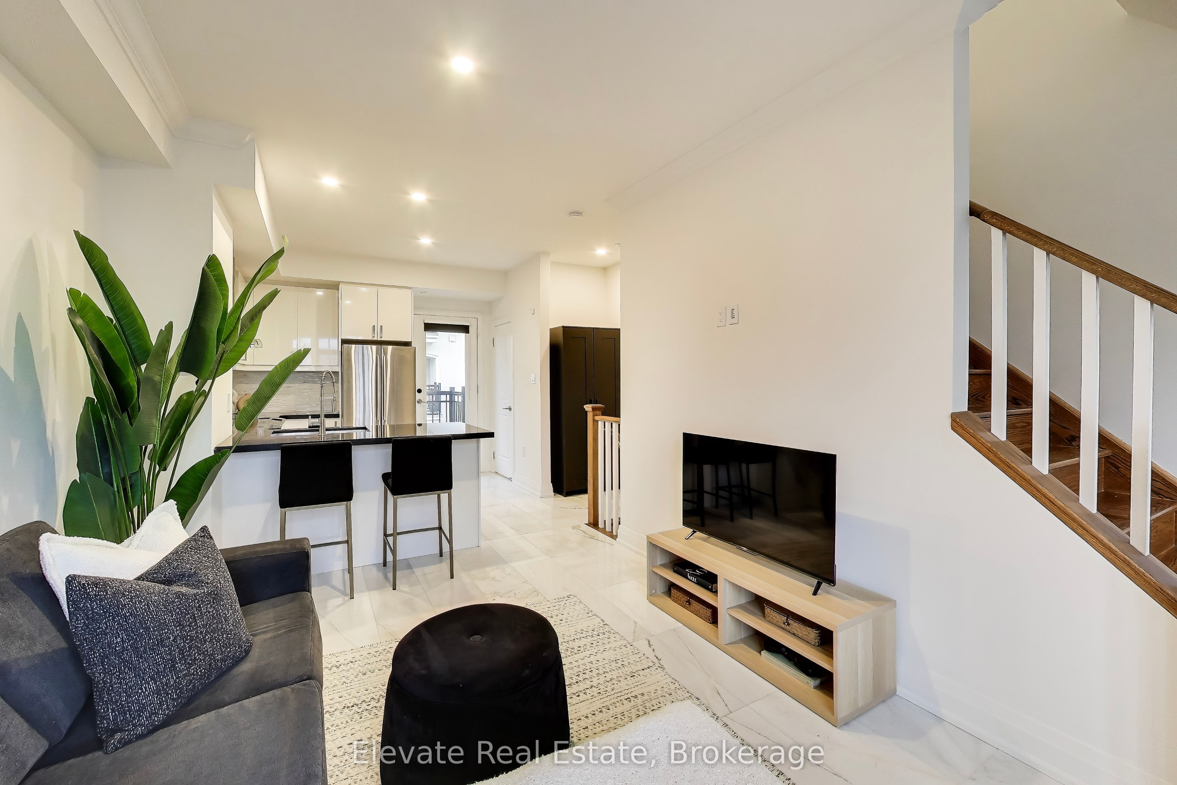 3083 Cawthra Road 24