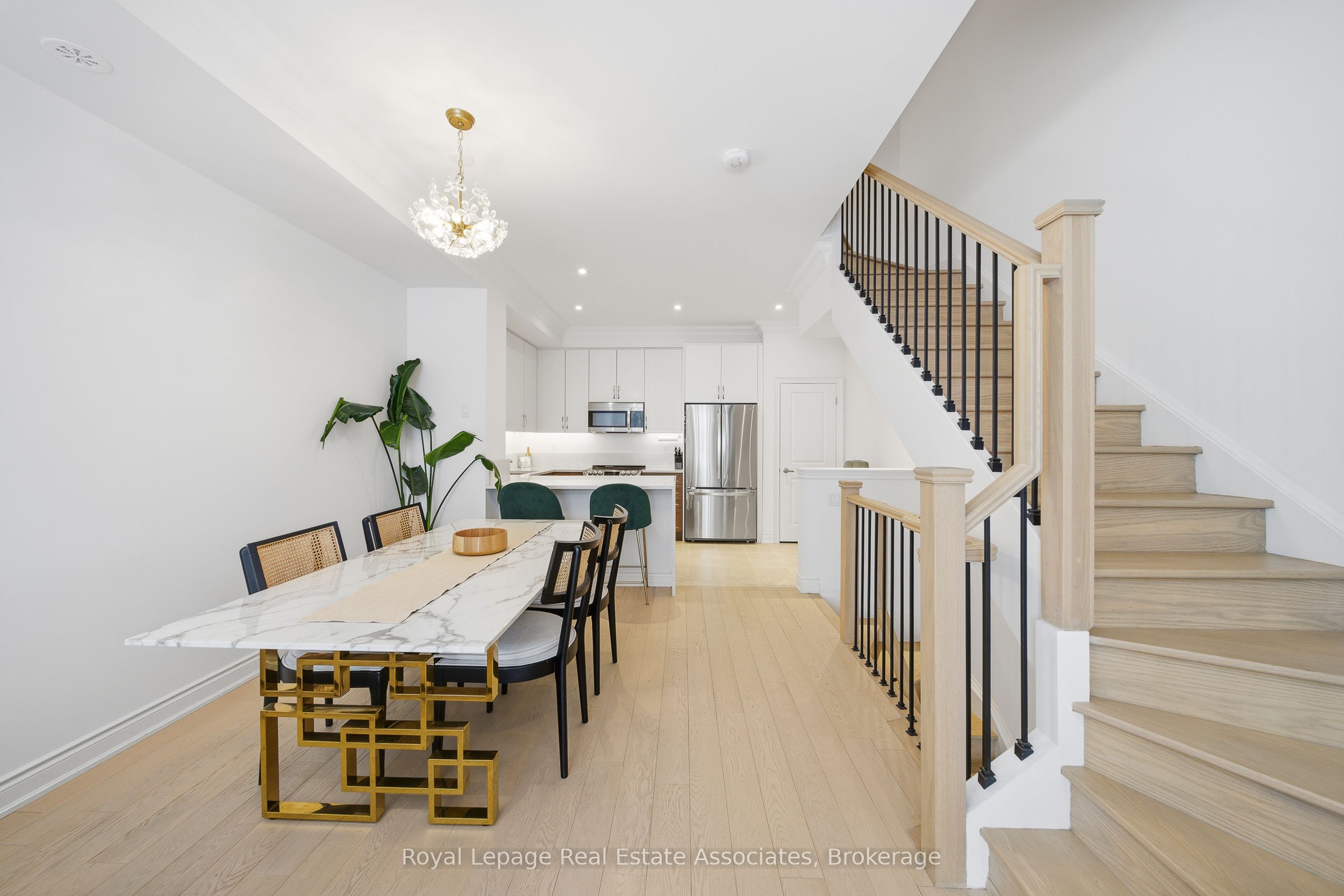 30 Lunar Crescent 56