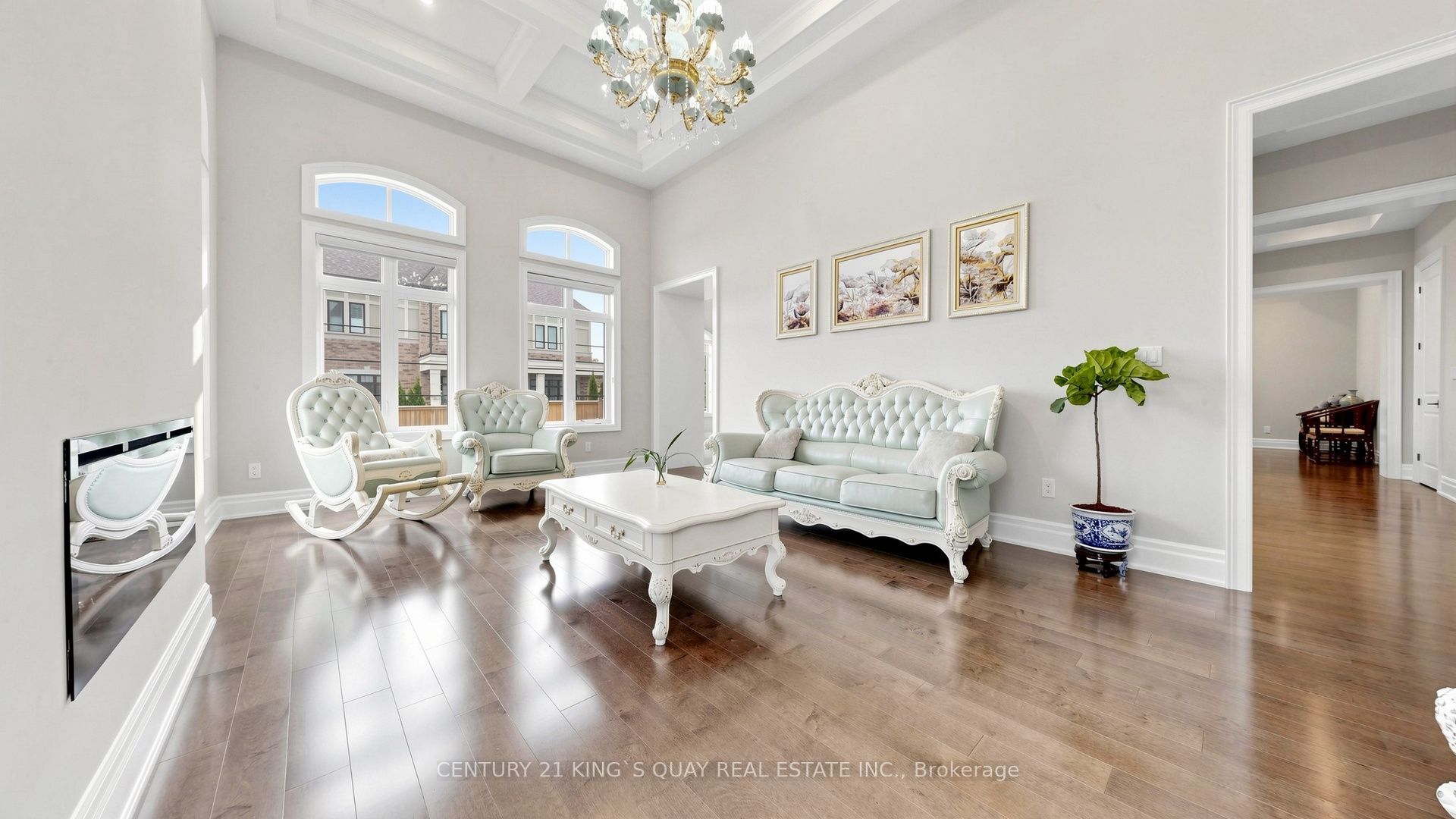 3 Sir Henry Court