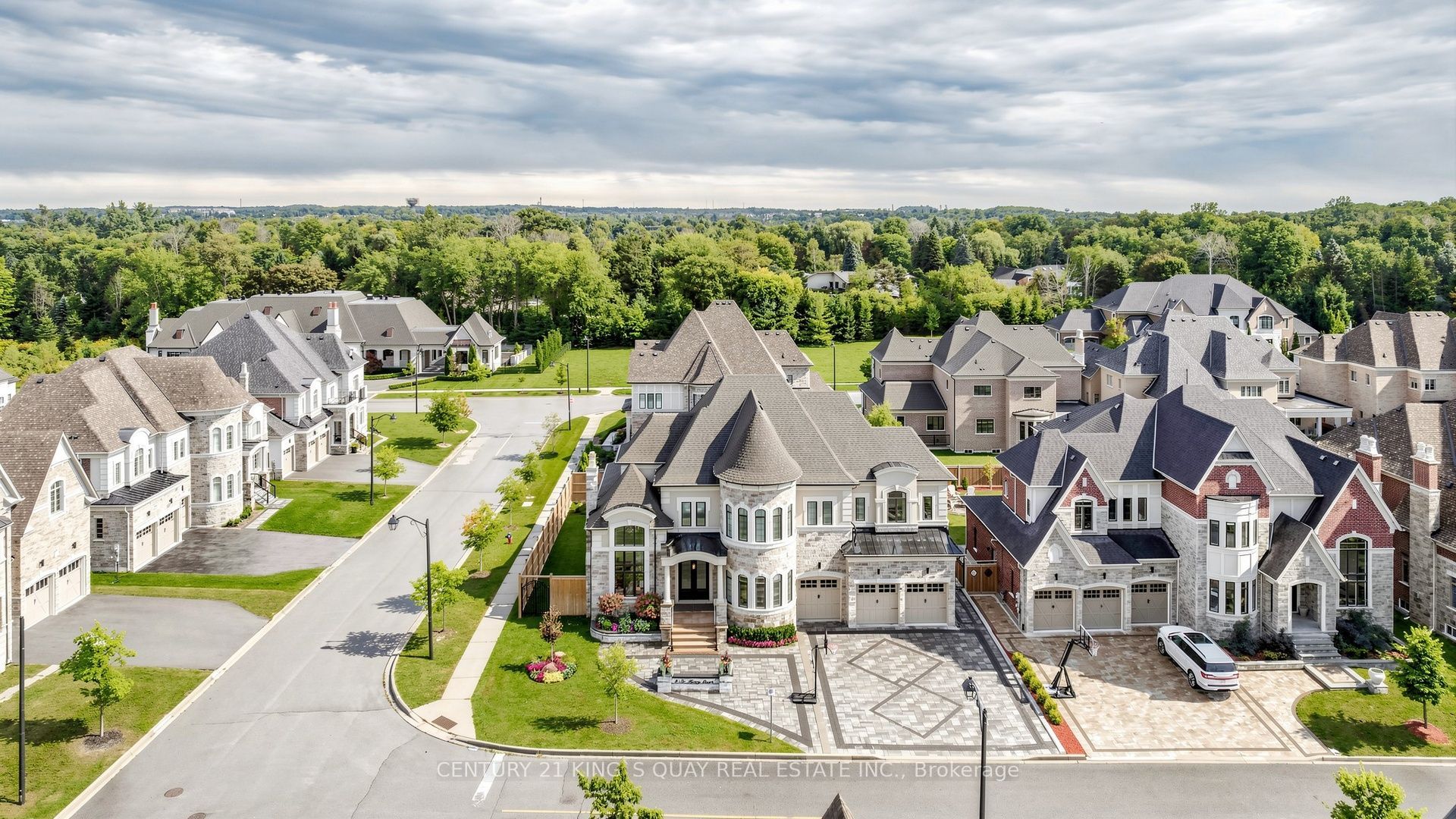 3 Sir Henry Court