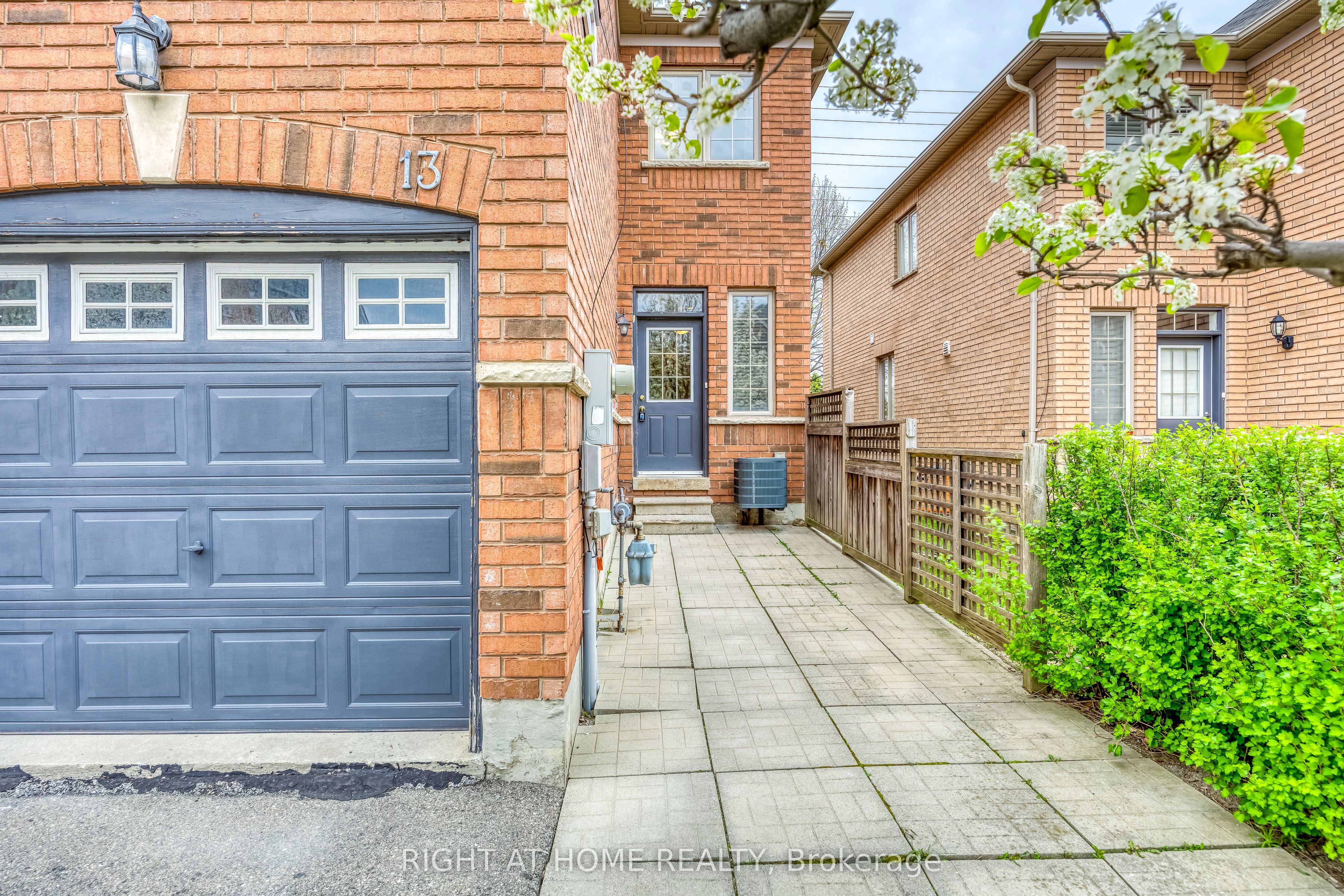 1015 Galesway Boulevard 13