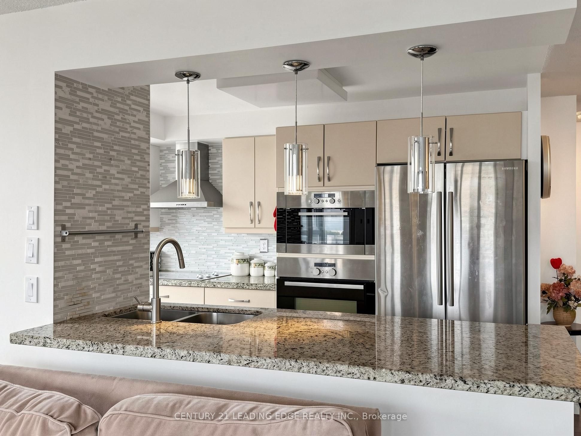 3231 Eglinton Avenue E 204