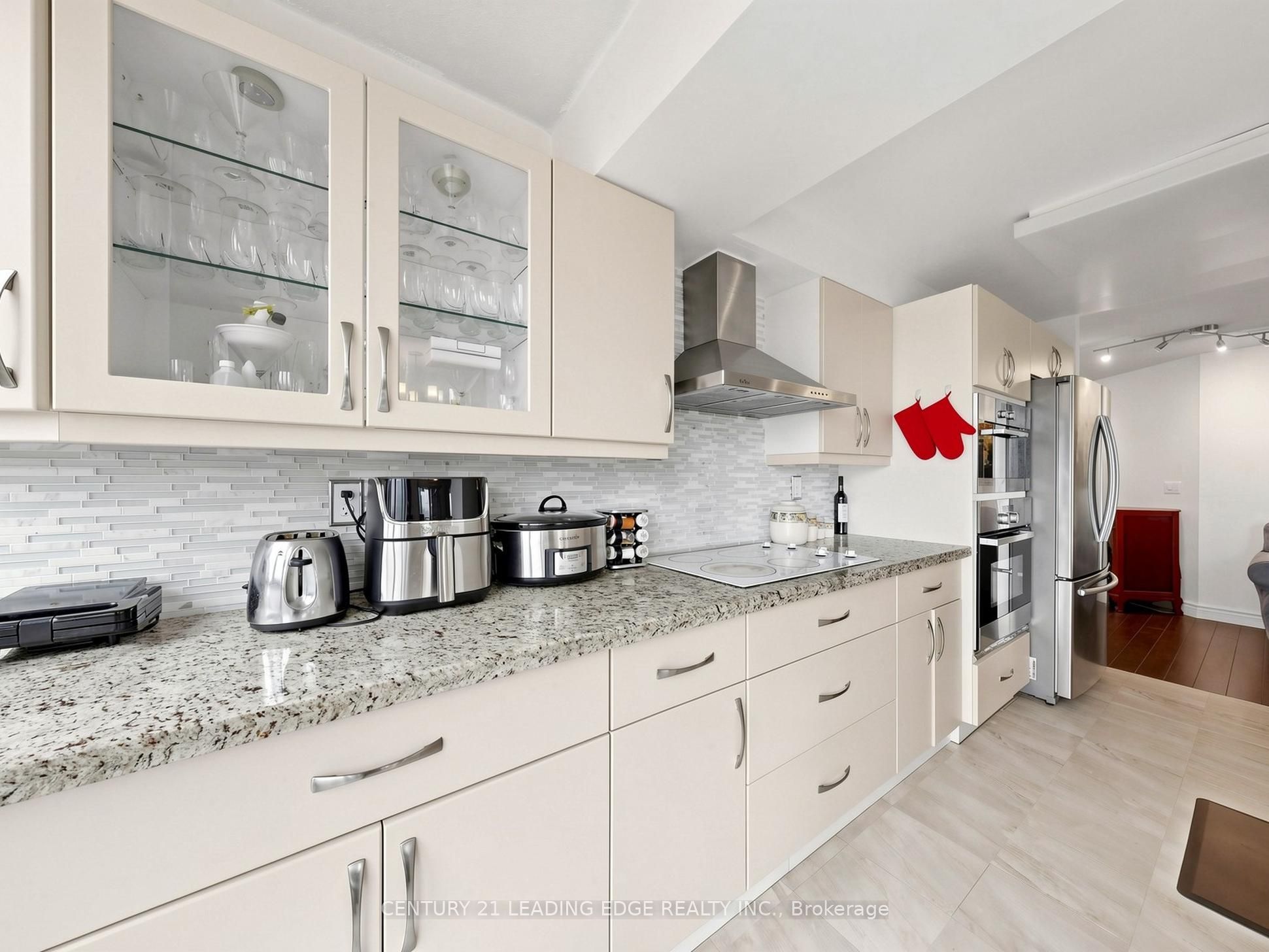 3231 Eglinton Avenue E 204