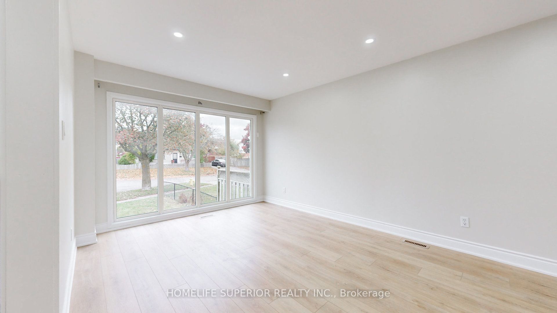 380 Vancouver Crescent