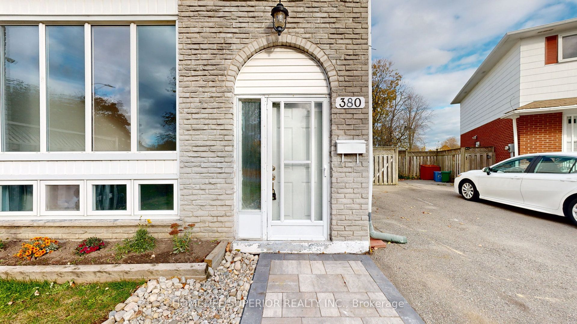 380 Vancouver Crescent
