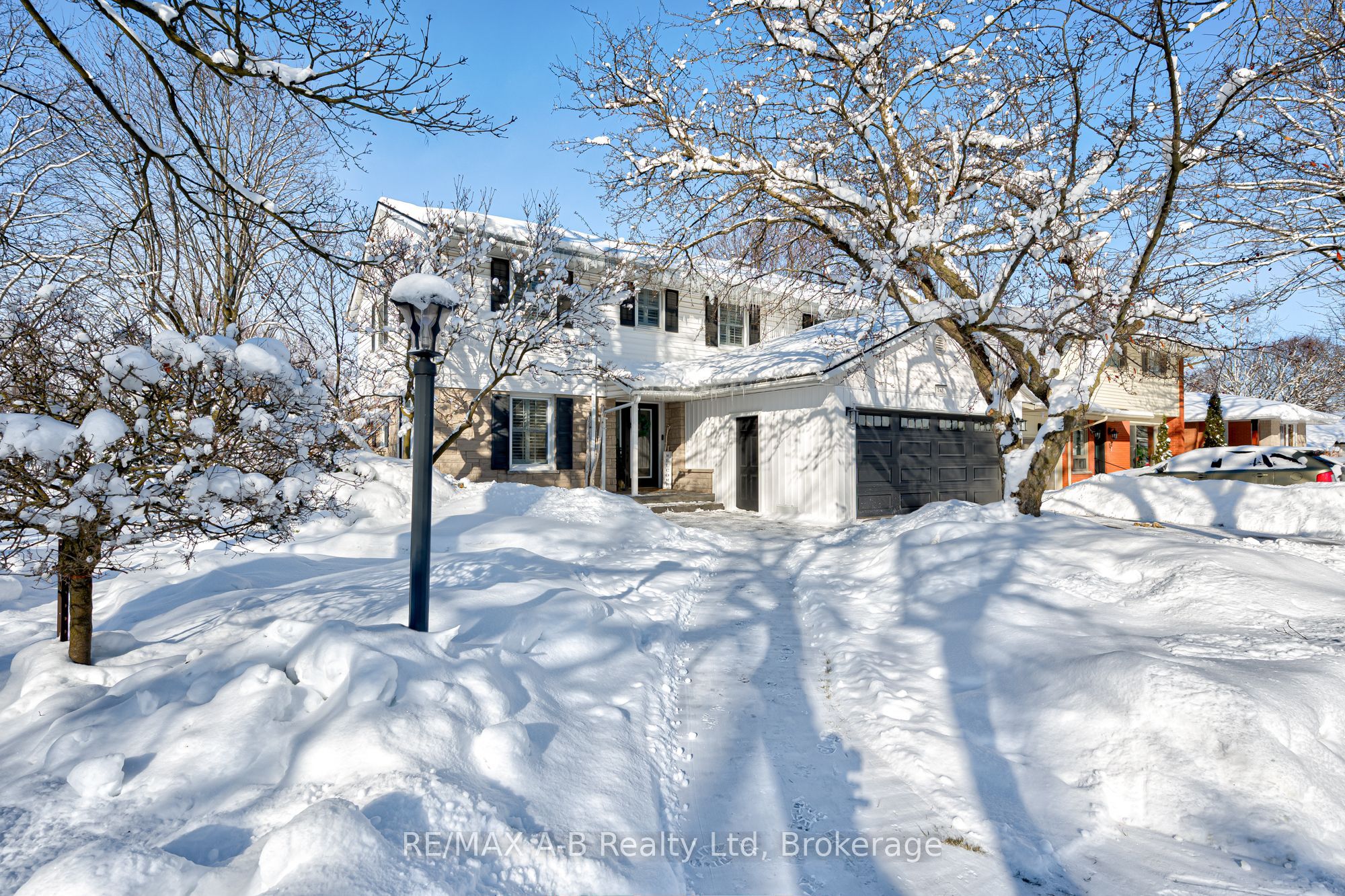 248 Huntingdon Avenue