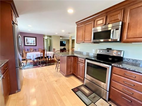 7 Wildwood Street, Coventry, RI 02816 - MLS#: 1378338