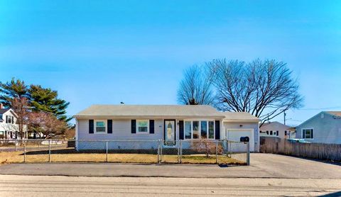 26 Bacon Street, Pawtucket, RI 02860 - MLS#: 1379702