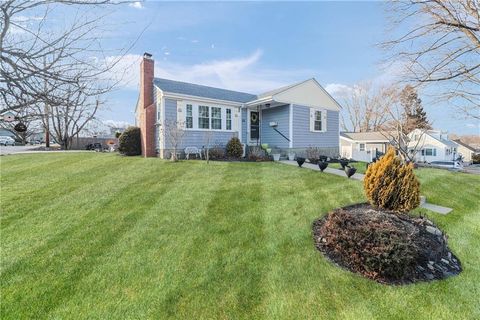 55 Moorland Avenue, East Providence, RI 02914 - MLS#: 1379396