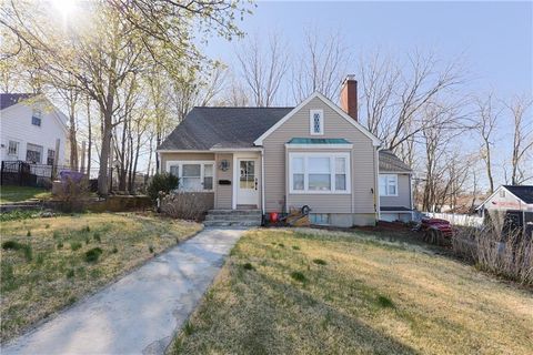 9 Country Parkway, North Providence, RI 02911 - MLS#: 1382949
