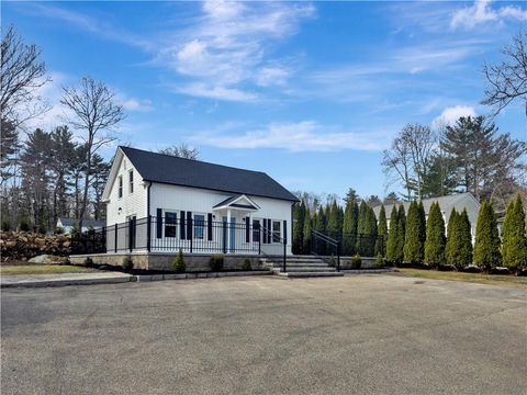 672 Putnam Pike, Smithfield, RI 02828 - MLS#: 1384605
