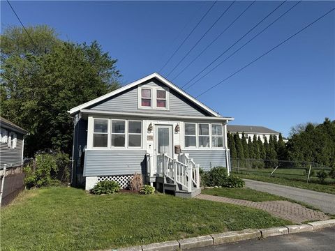 74 Outlook Avenue, East Providence, RI 02914 - MLS#: 1384597