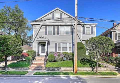 327 Elmgrove Avenue, Providence, RI 02906 - MLS#: 1384317