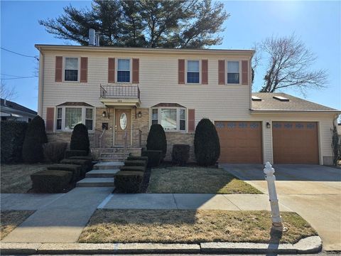 129 Longwood Avenue, Providence, RI 02908 - MLS#: 1379596