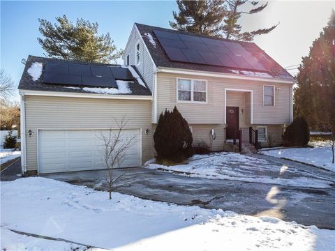 7 Jill Court, East Providence, RI 02915 - MLS#: 1384194
