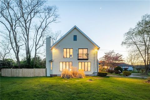 1705 Wampanoag Trail, Barrington, RI 02806 - MLS#: 1383952