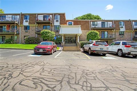 750 Quaker Lane Unit B204, Warwick, RI 02818 - MLS#: 1385138